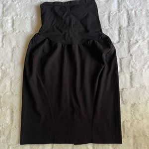 Jessica Simpson maternity black skirt size S